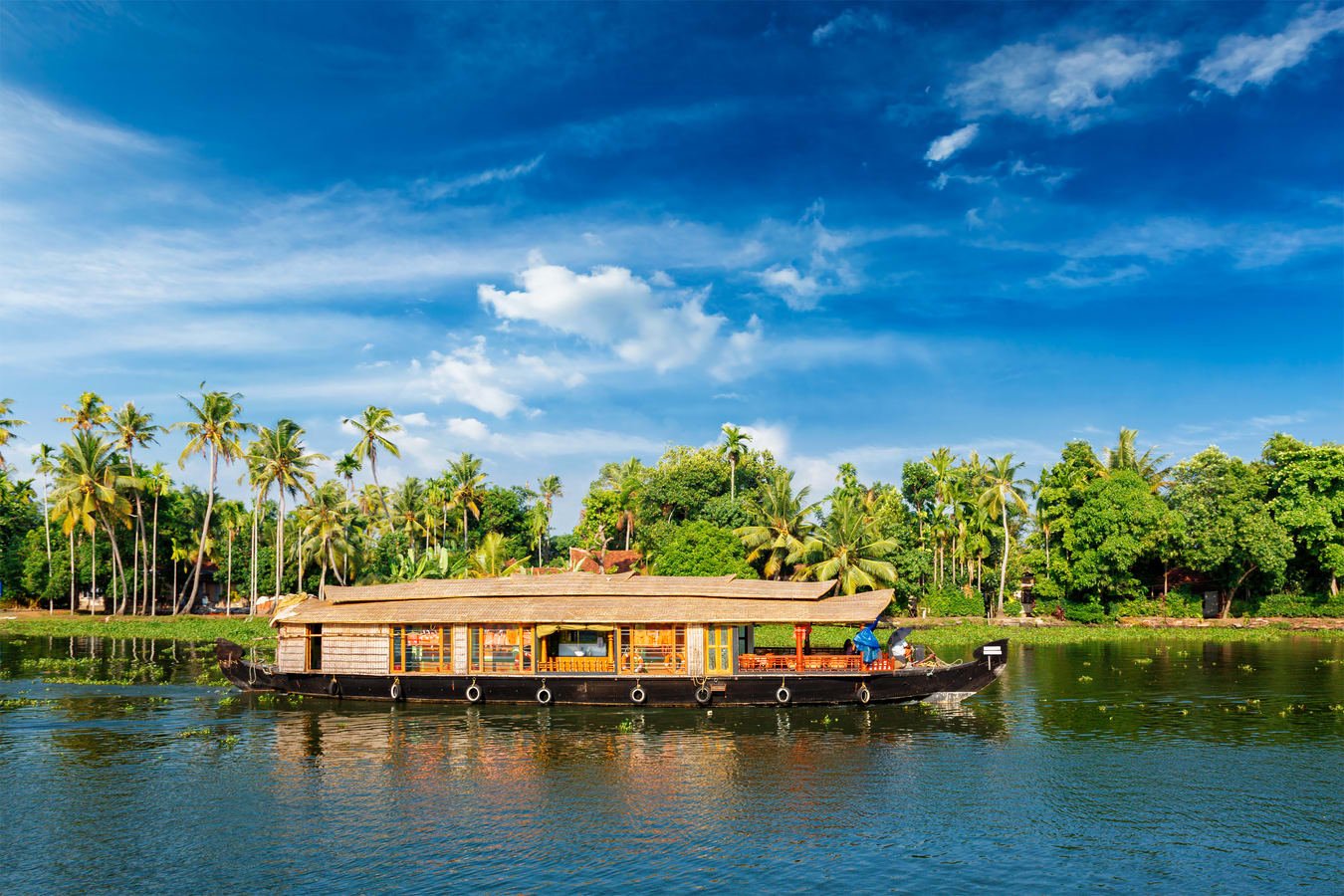 kerala-delight-with-houseboat-stay